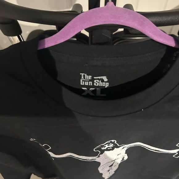 The Gun Shop T-Shirt Streetwear - Picture 3 of 3